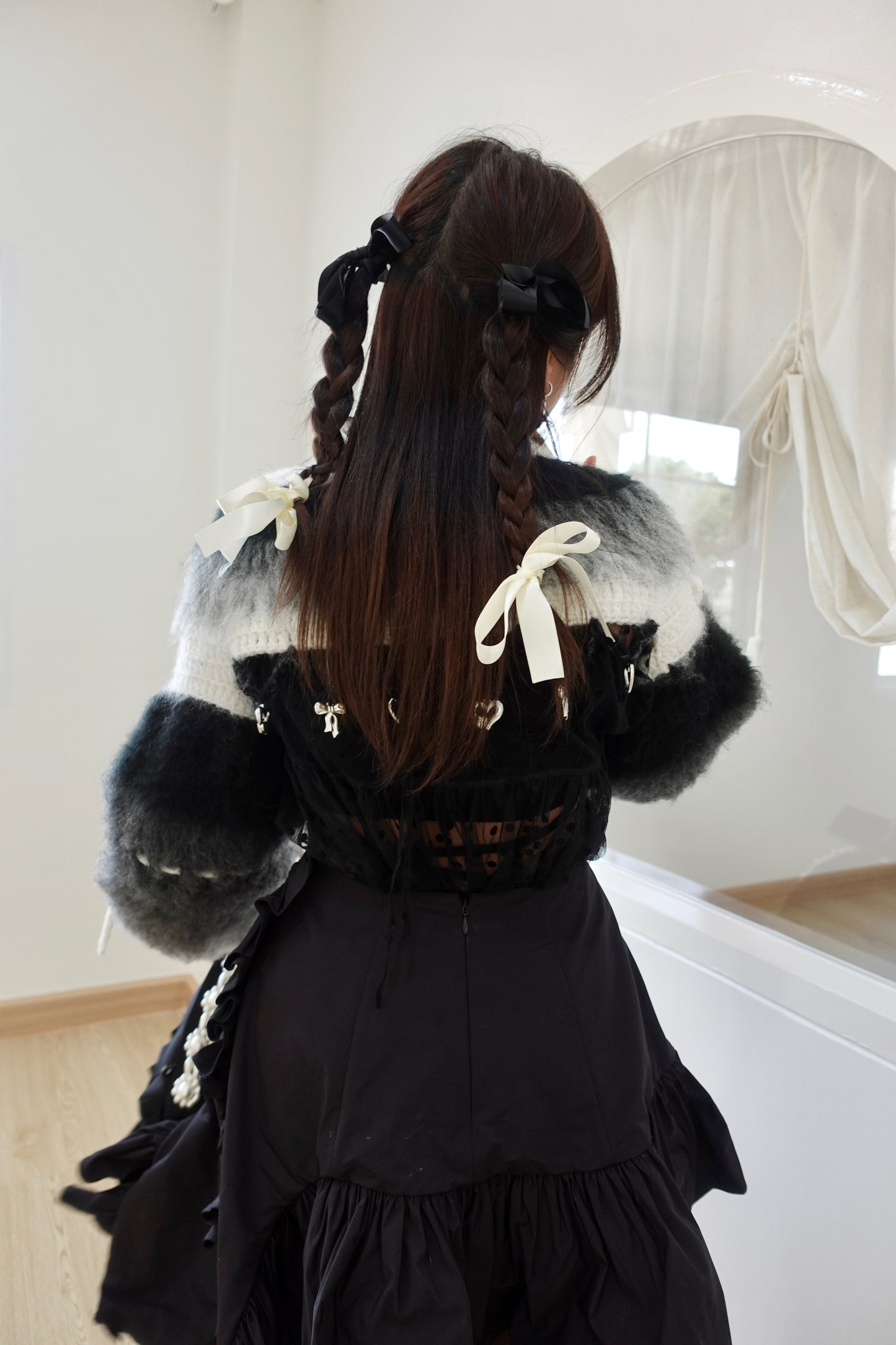 Madmori Ballet Ribbon Sleeves「Black&White color」