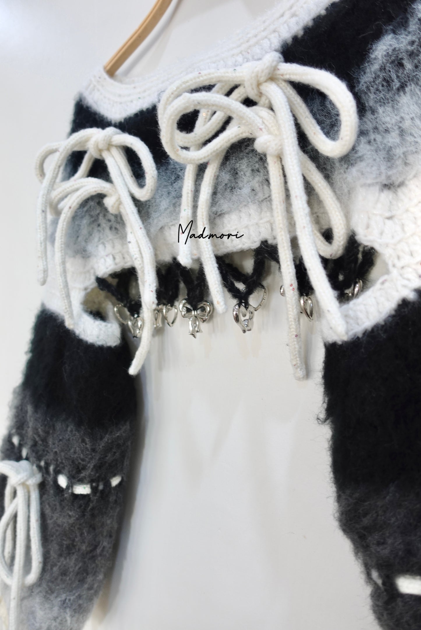 Madmori Ballet Ribbon Sleeves「Black&White color」